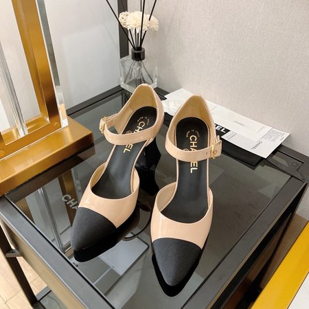 Chanel wrinkled patent leather sandals