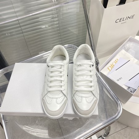 Dior Small white shoes made of white calfskin with metal star decoration