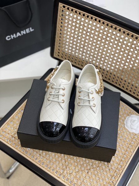 Chanel Vintage chain platform leather shoes