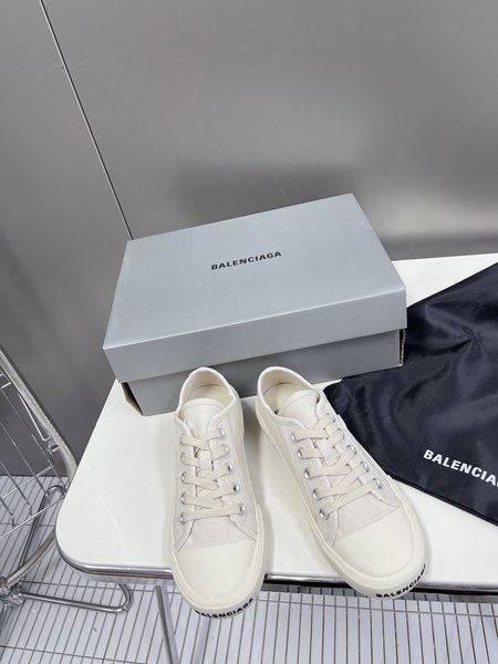 Balenciaga classic medieval style canvas shoes