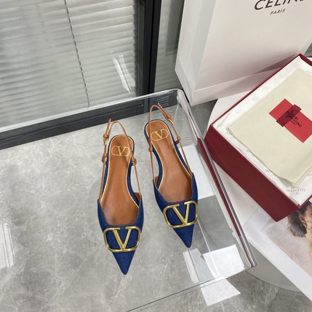 Valentino VT big V buckle sandals