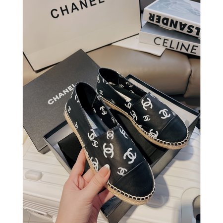 Chanel Espadrilles large Logo color matching elements