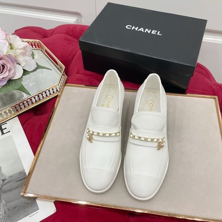 Chanel Small Round Toe Chain Ladies Collection