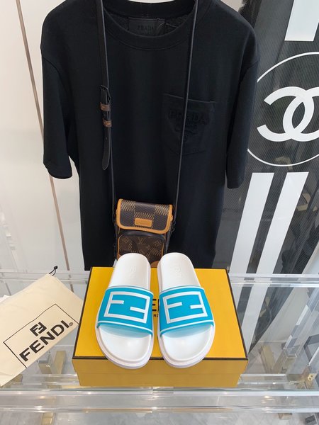 Fendi beach sandals slippers