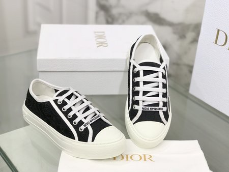 Dior embroidered cloth shoes