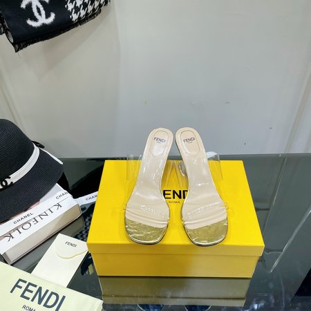 Fendi Film slippers F-shaped three-dimensional heel