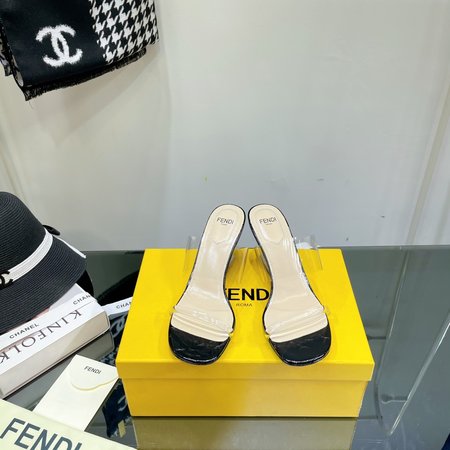 Fendi Film slippers F-shaped three-dimensional heel