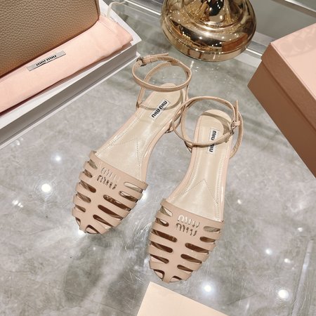 Miu Miu simple and elegant sandals