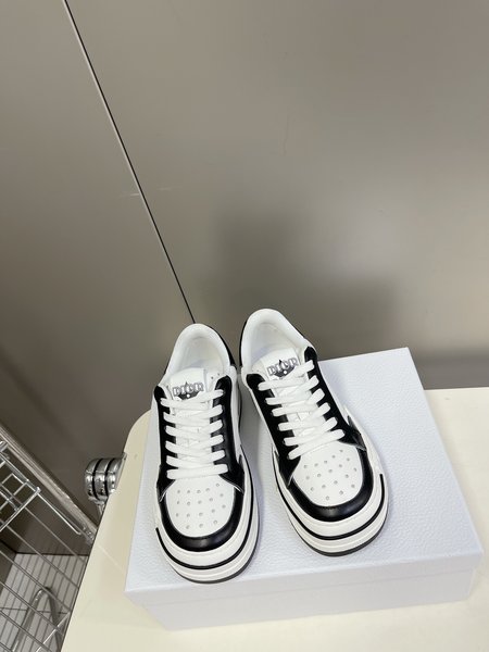 Dior Casual sneakers in white calfskin