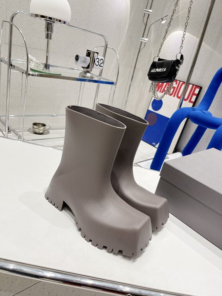 Balenciaga TrooPer Platform Rain Boots