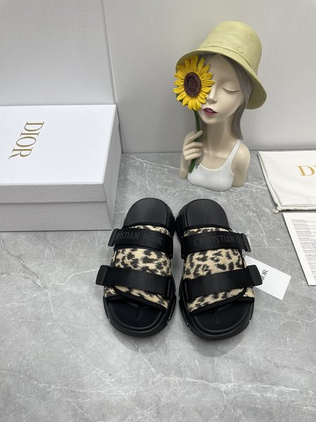 Dior D-Wander Sport Sliders