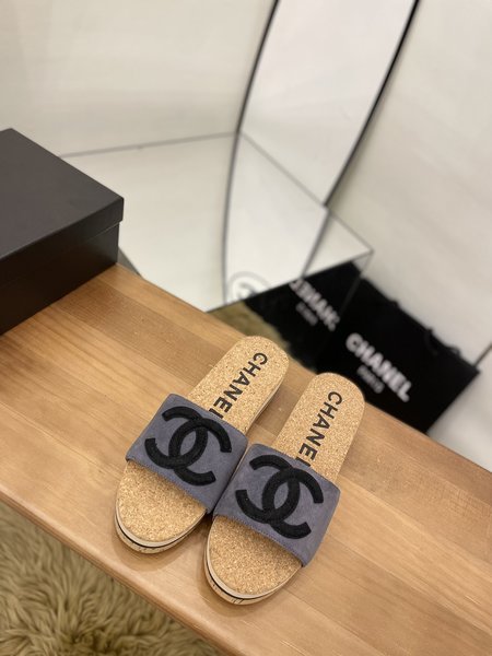 Chanel clogs