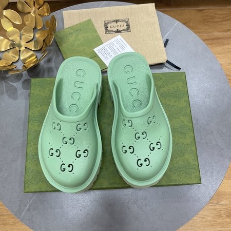 Gucci women s flat shoes