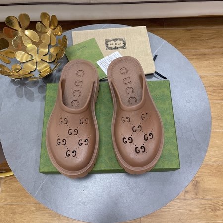 Gucci women s flat shoes