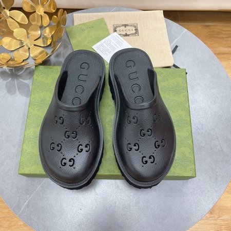 Gucci women s flat shoes