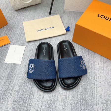 Louis Vuitton Velcro slippers