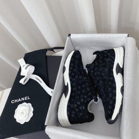 Chanel Dark pattern sneakers black and white panda