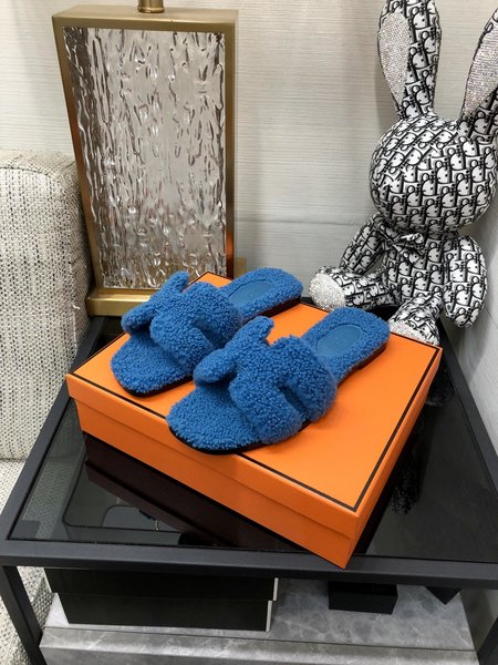 Hermes teddy fur slippers