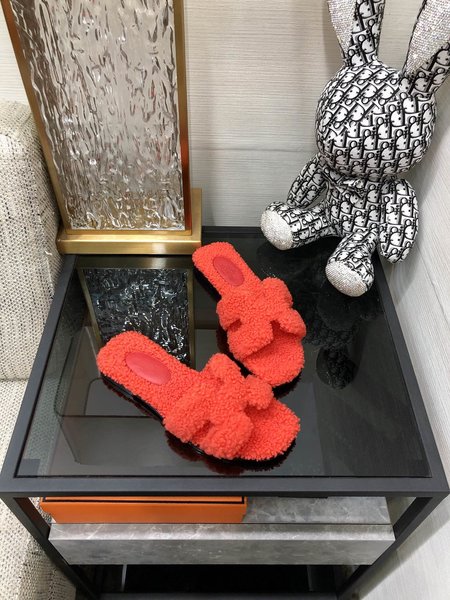 Hermes teddy fur slippers