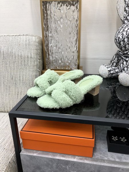 Hermes teddy fur slippers