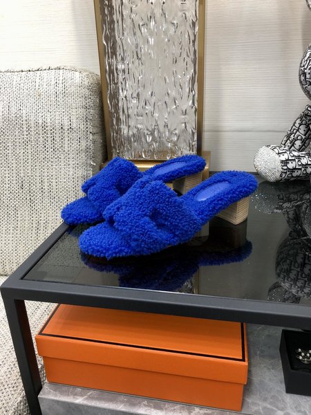 Hermes teddy fur slippers