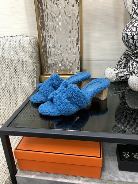 Hermes teddy fur slippers