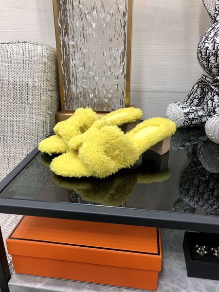 Hermes teddy fur slippers