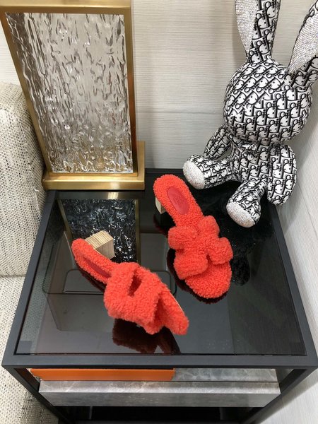 Hermes teddy fur slippers