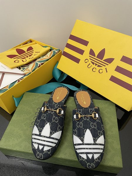 Gucci x Adidas slide Trefoil leather patch