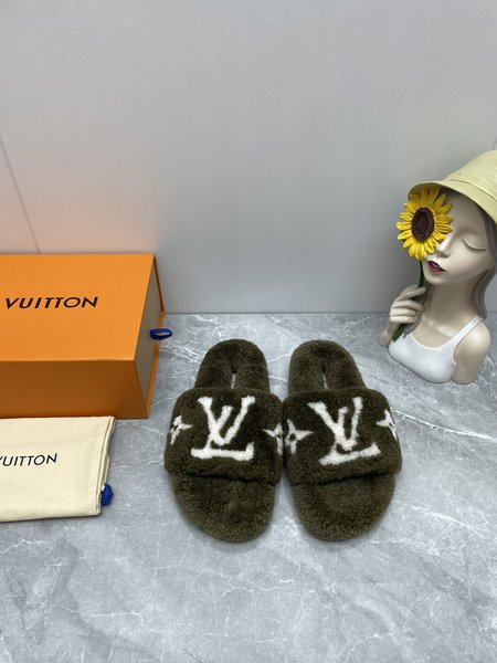 Louis Vuitton wool slippers genuine leather lambswool