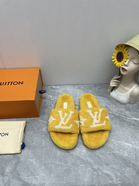 Louis Vuitton wool slippers genuine leather lambswool