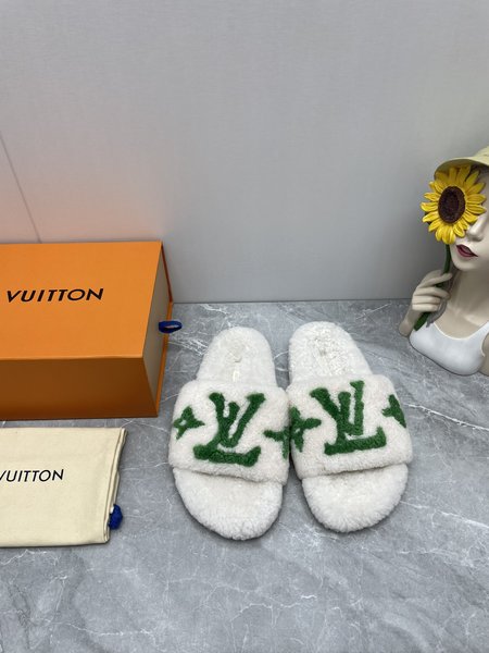 Louis Vuitton wool slippers genuine leather lambswool