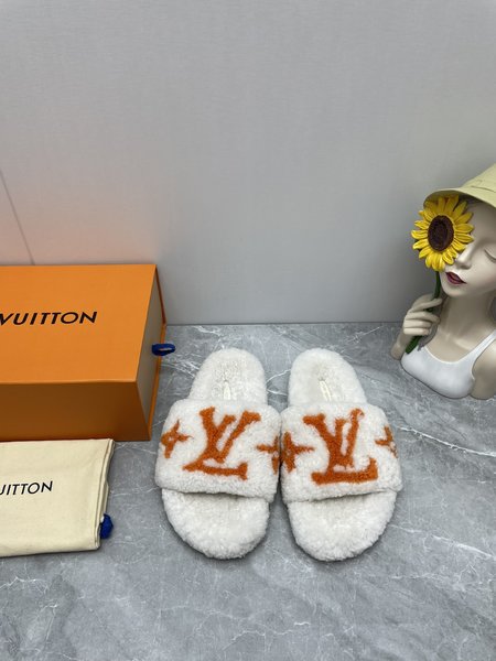 Louis Vuitton wool slippers genuine leather lambswool