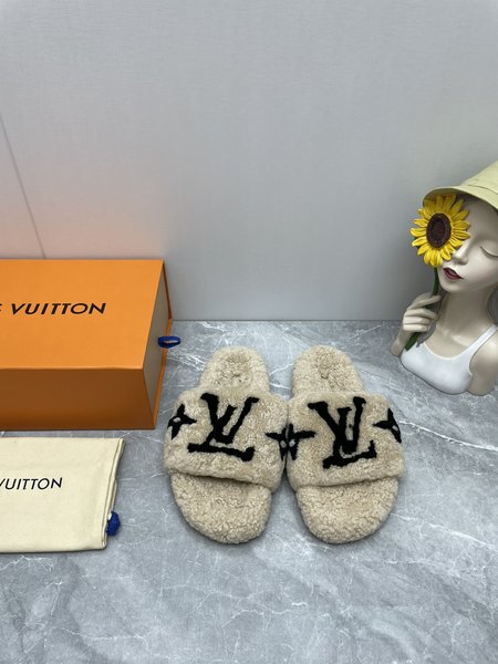 Louis Vuitton wool slippers genuine leather lambswool