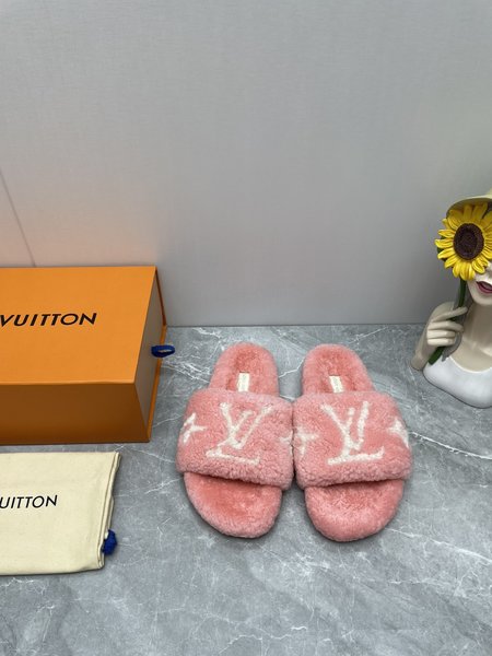 Louis Vuitton wool slippers genuine leather lambswool