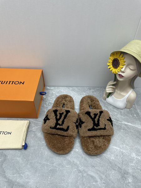 Louis Vuitton wool slippers genuine leather lambswool