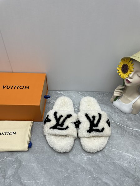 Louis Vuitton wool slippers genuine leather lambswool