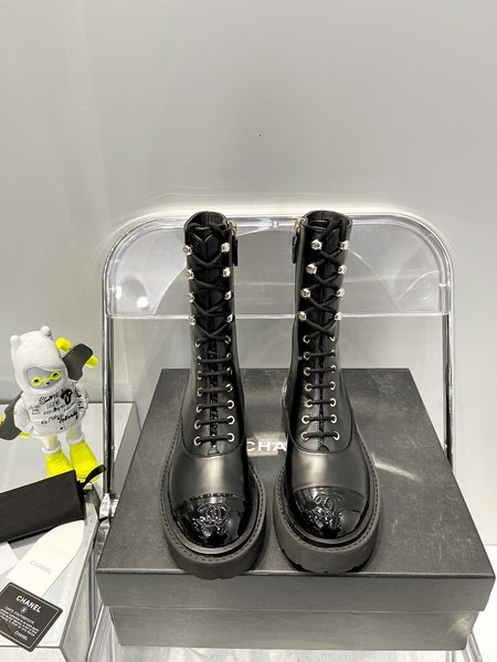 Chanel Platform boots with calfskin and patent leather