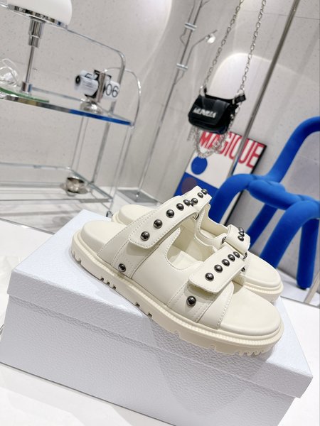 Dior P290 The latest two-color rivet sandals and slippers are updated! The most awesome flagship Dior Dior D home 2022 new new color system! The origi