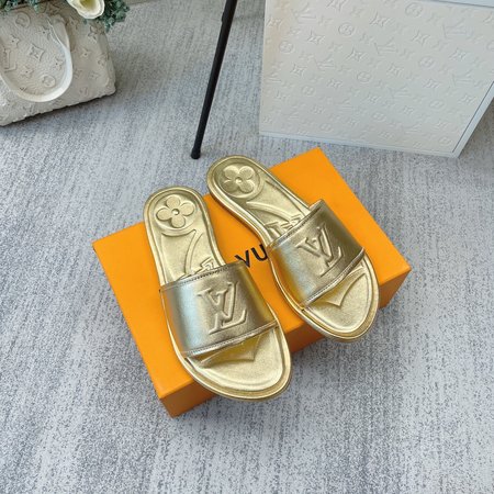 Louis Vuitton Flat slippers in soft lambskin