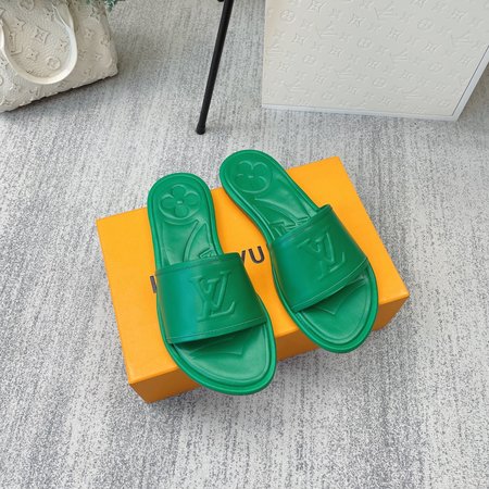 Louis Vuitton Flat slippers in soft lambskin