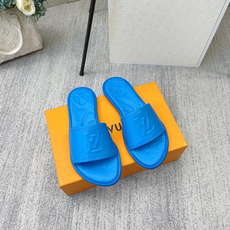 Louis Vuitton Flat slippers in soft lambskin