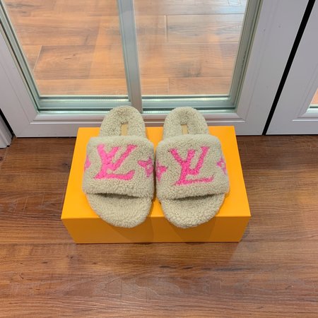 Louis Vuitton wool slippers