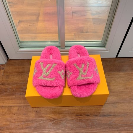 Louis Vuitton wool slippers