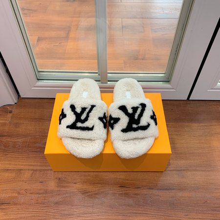 Louis Vuitton wool slippers