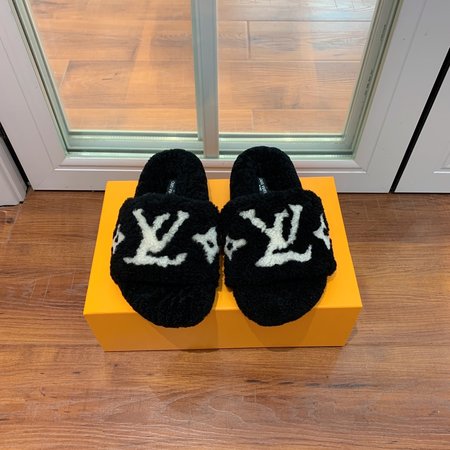 Louis Vuitton wool slippers