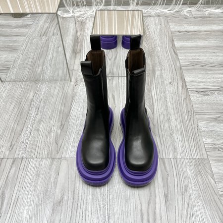 Bottega Veneta Colorful Wave Sole Chelsea Boots