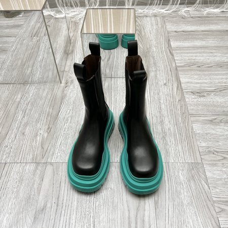 Bottega Veneta Colorful Wave Sole Chelsea Boots