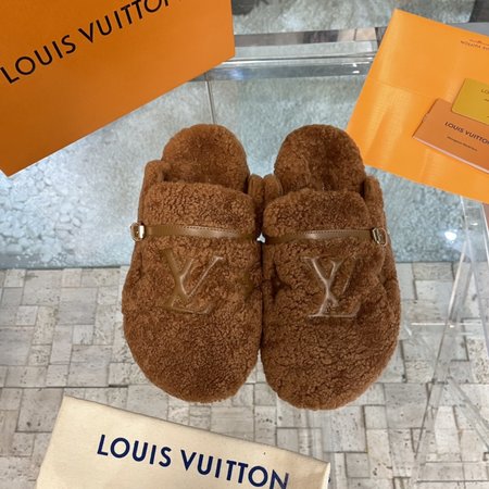 Louis Vuitton furry slippers all wool