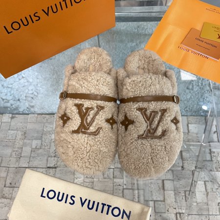 Louis Vuitton furry slippers all wool